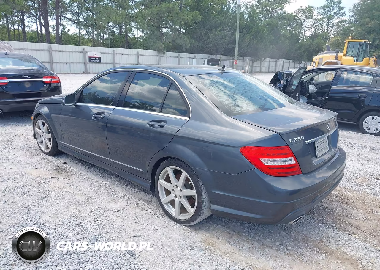 2013 Mercedes-Benz C 250 Sport VIN:WDDGF4HB7DA808846 - 3
