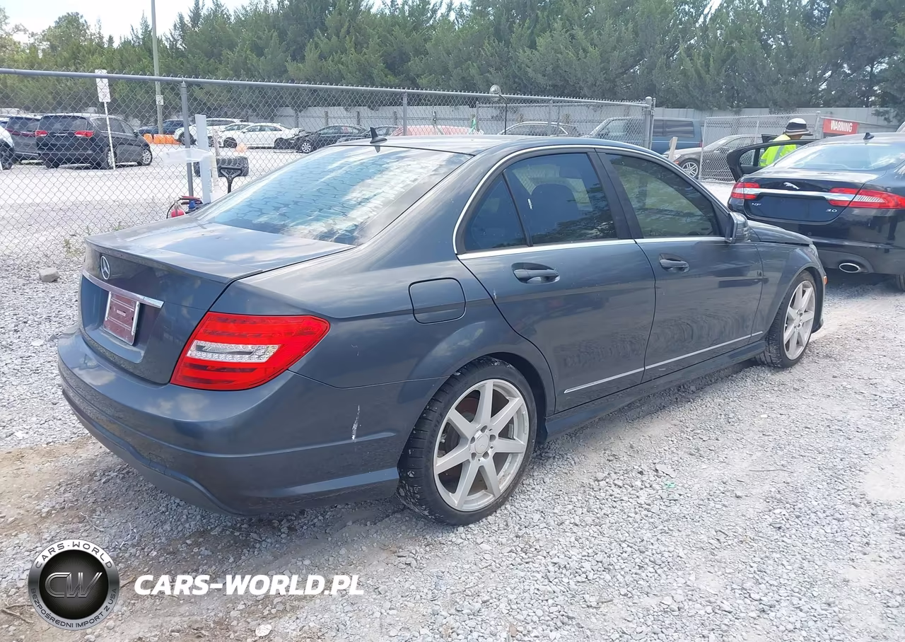 2013 Mercedes-Benz C 250 Sport VIN:WDDGF4HB7DA808846 - 4