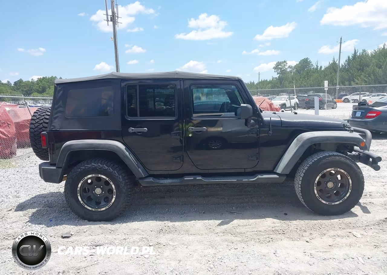 2010 Jeep Wrangler Unlimited Sport VIN:1J4BA3H14AL127011 - 13