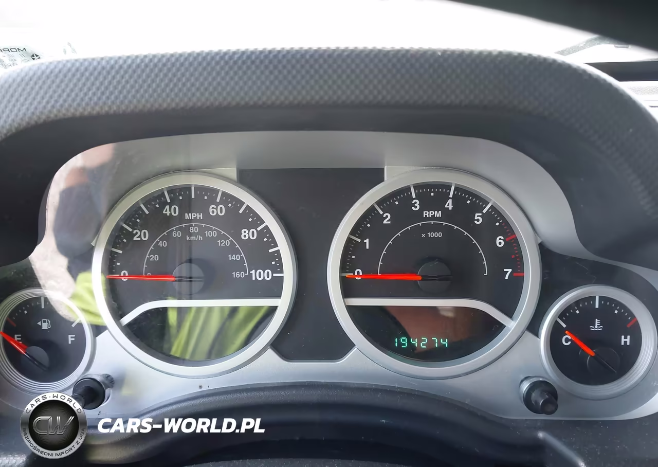 2010 Jeep Wrangler Unlimited Sport VIN:1J4BA3H14AL127011 - 7