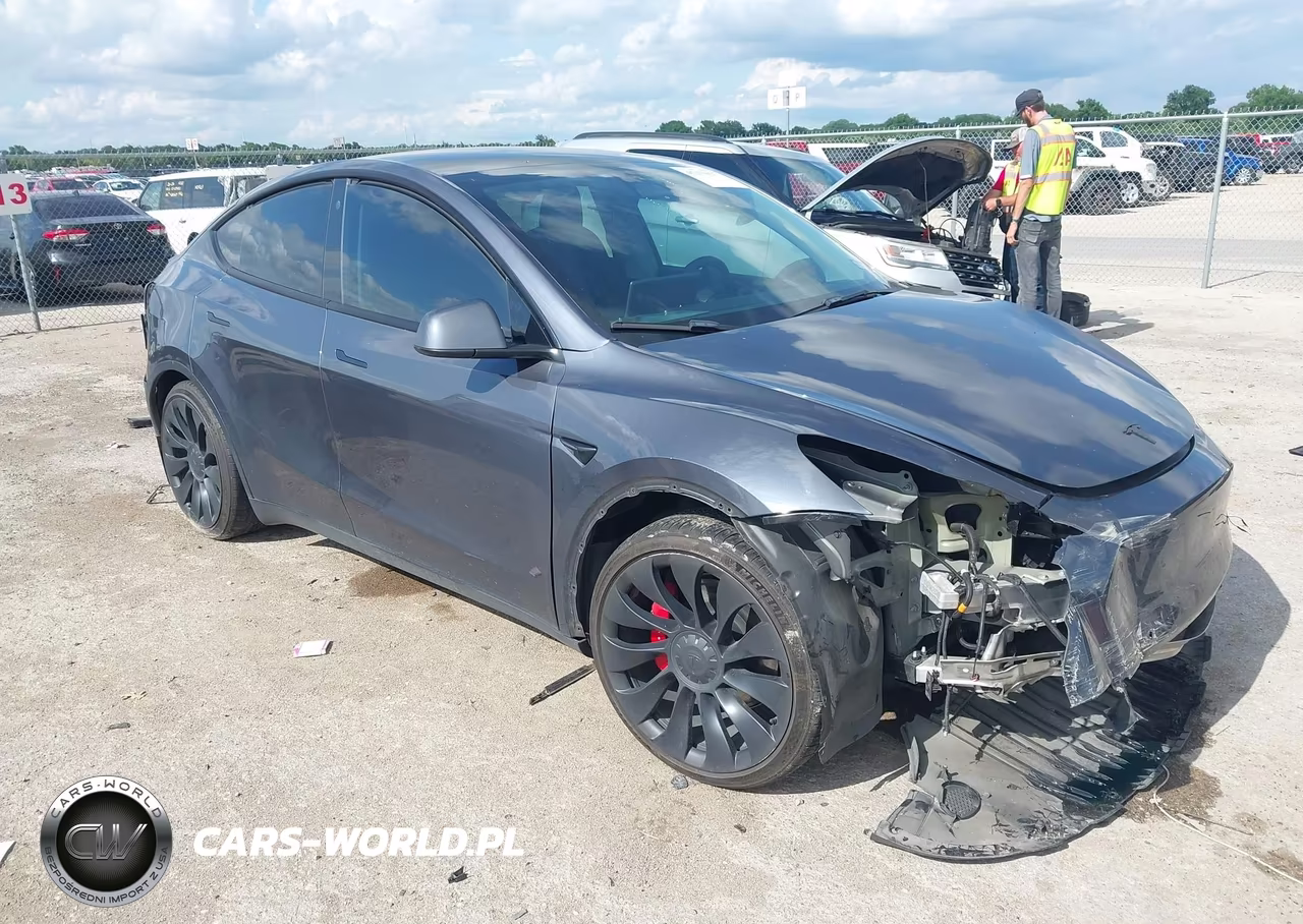 2022 Tesla Model Y Performance Dual Motor All-Wheel Drive – zdjęcie 1 z 14