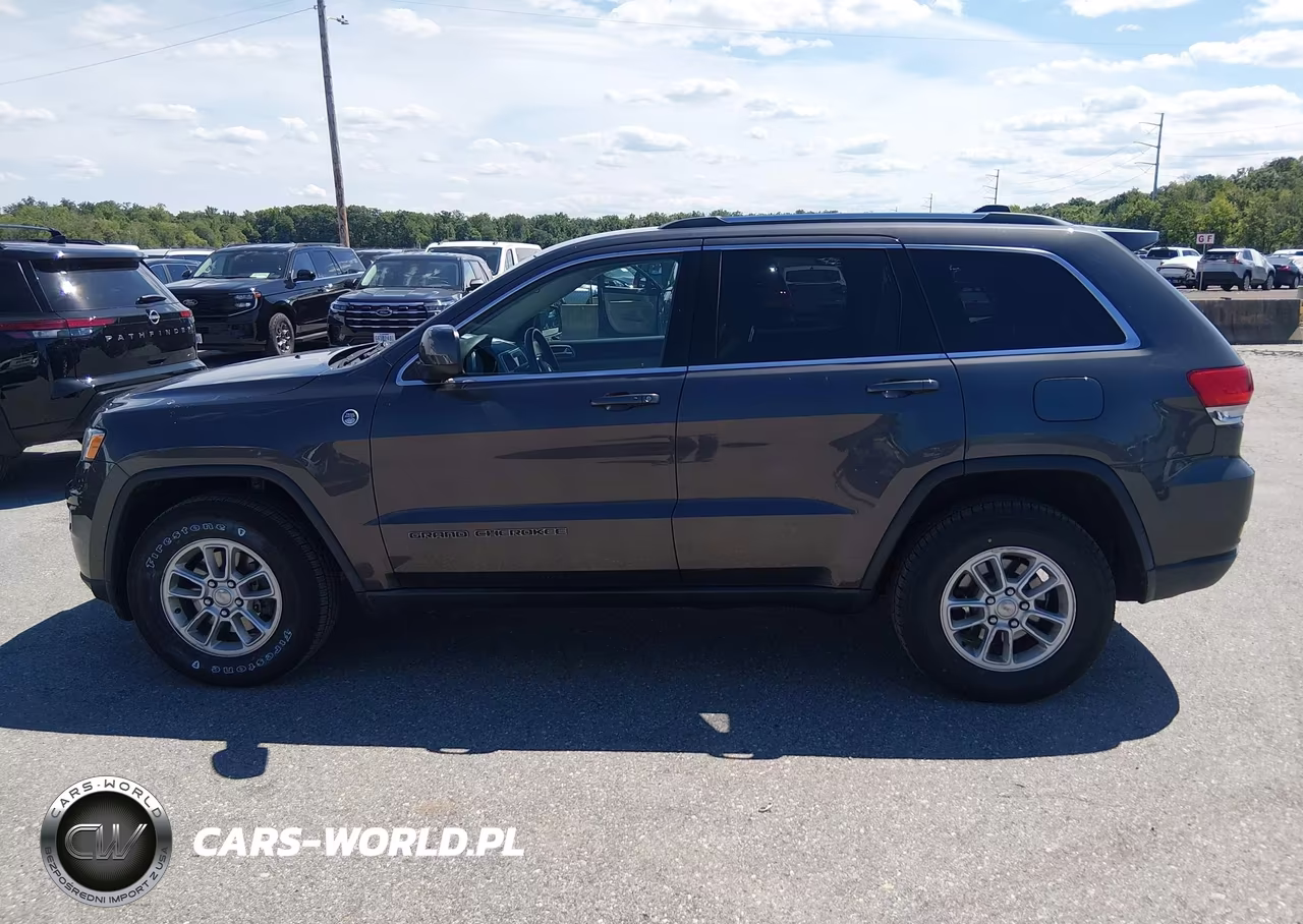 2019 Jeep Grand Cherokee Laredo E 4X4 VIN:1C4RJFAG3KC754210 - 17