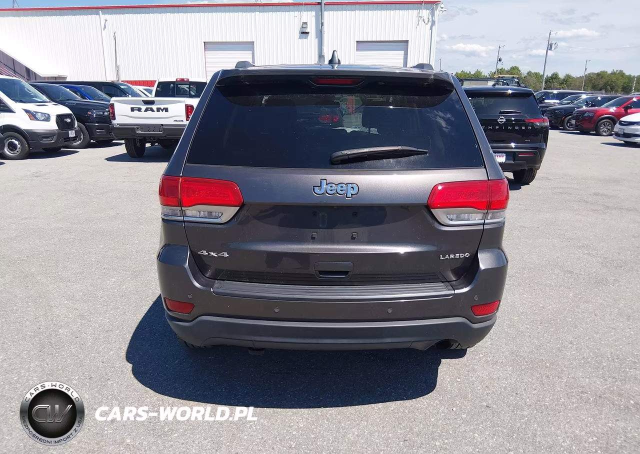 2019 Jeep Grand Cherokee Laredo E 4X4 VIN:1C4RJFAG3KC754210 - 19