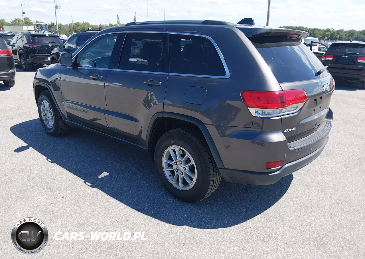 2019 Jeep Grand Cherokee Laredo E 4X4 VIN:1C4RJFAG3KC754210 - 3