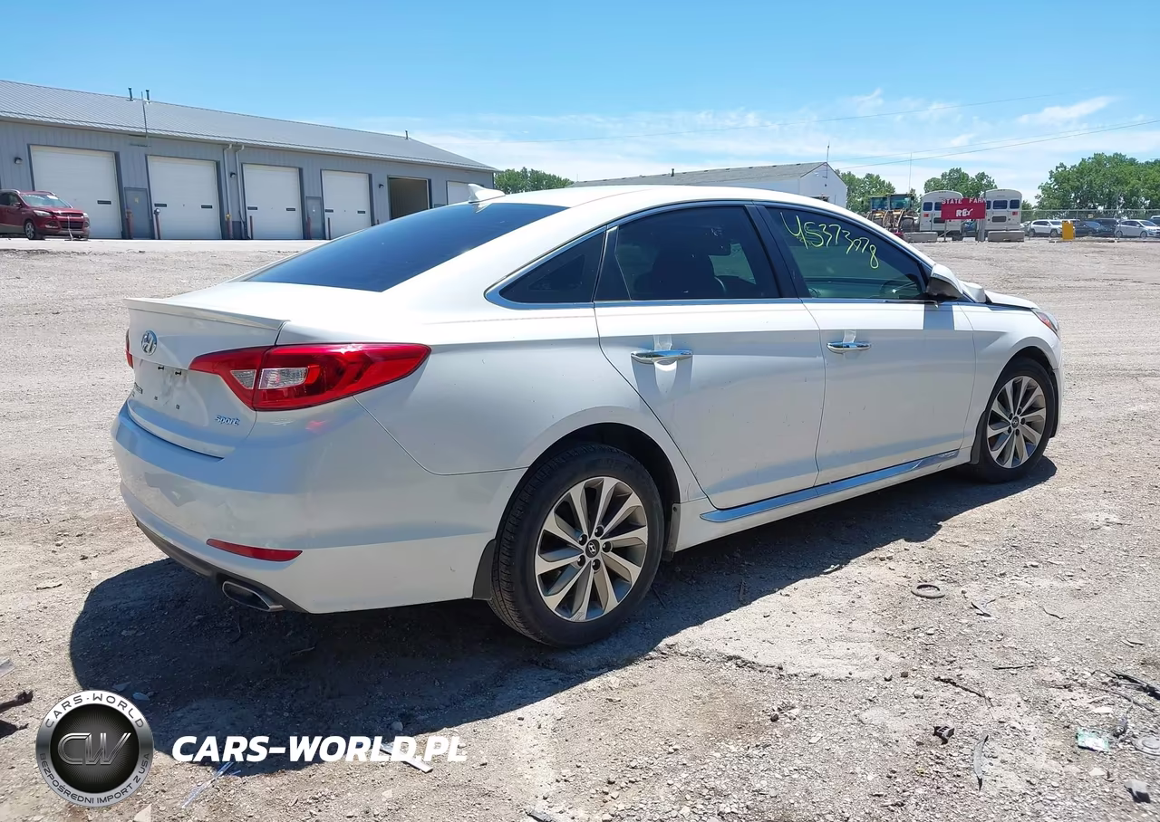2016 Hyundai Sonata Sport VIN:5NPE34AFXGH283916 - 4