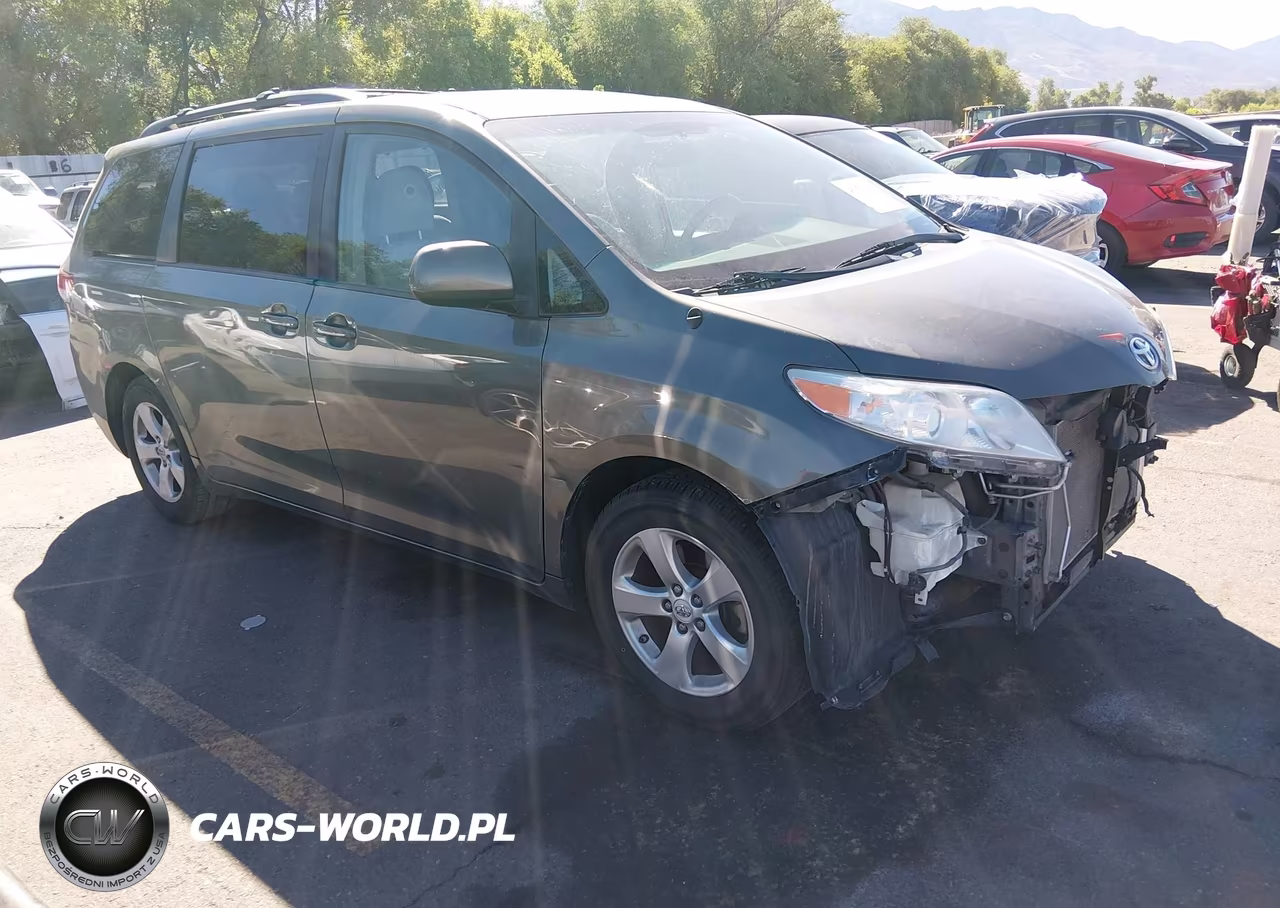 2012 Toyota Sienna Le V6 8 Passenger – zdjęcie 1 z 17