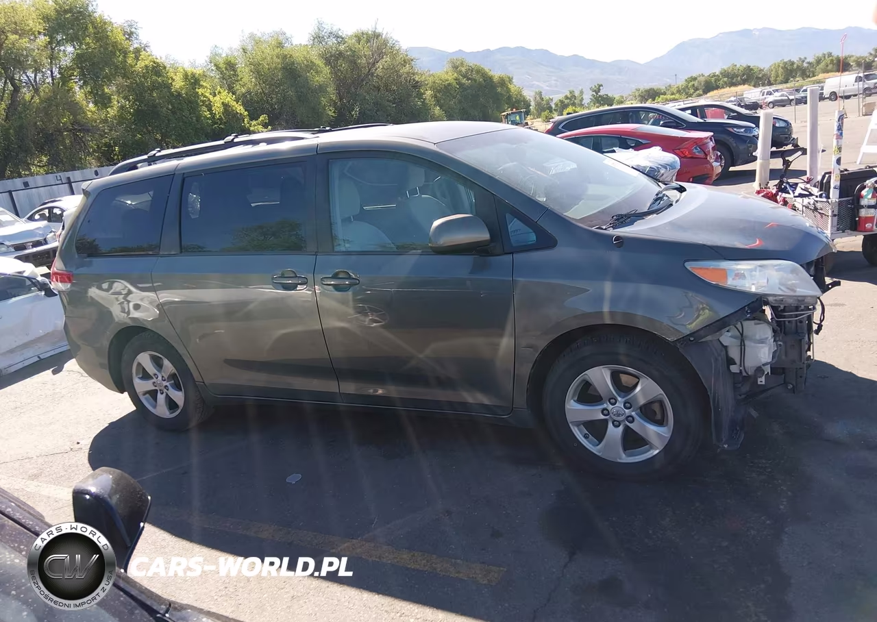 2012 Toyota Sienna Le V6 8 Passenger VIN:5TDKK3DC9CS201549 - 14