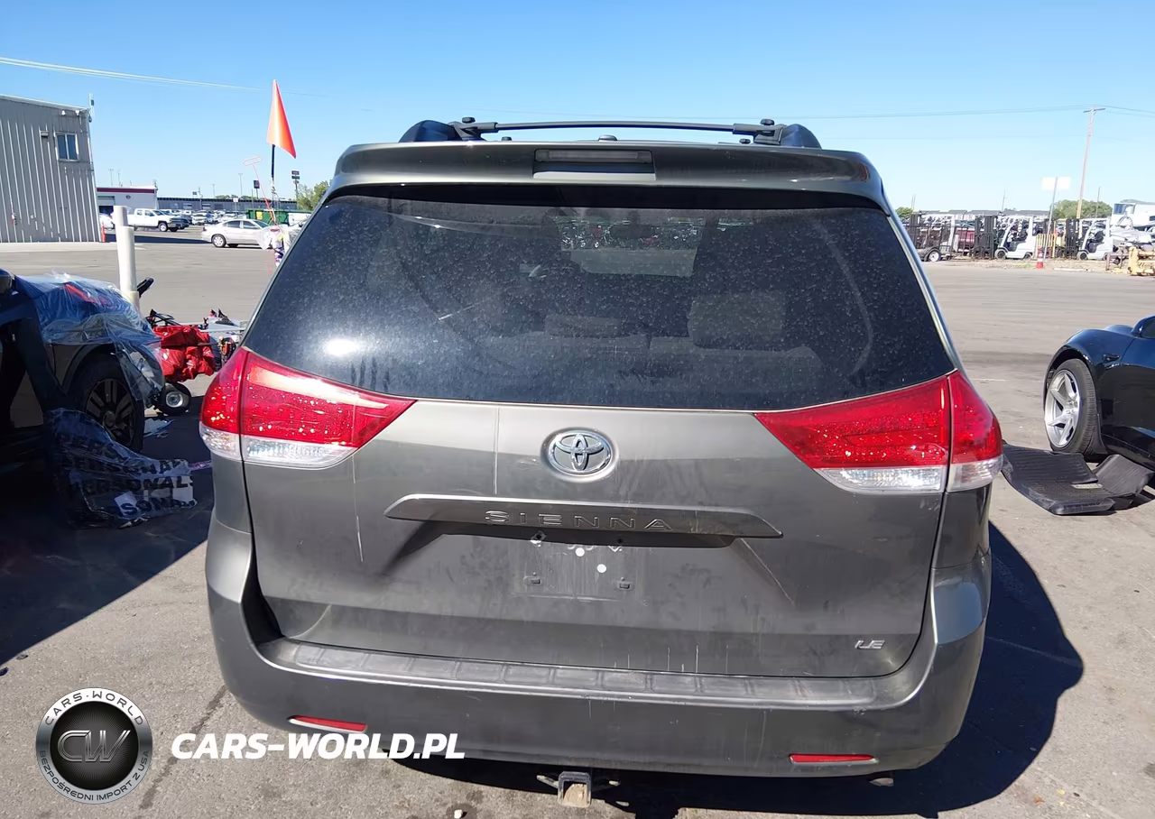 2012 Toyota Sienna Le V6 8 Passenger VIN:5TDKK3DC9CS201549 - 17