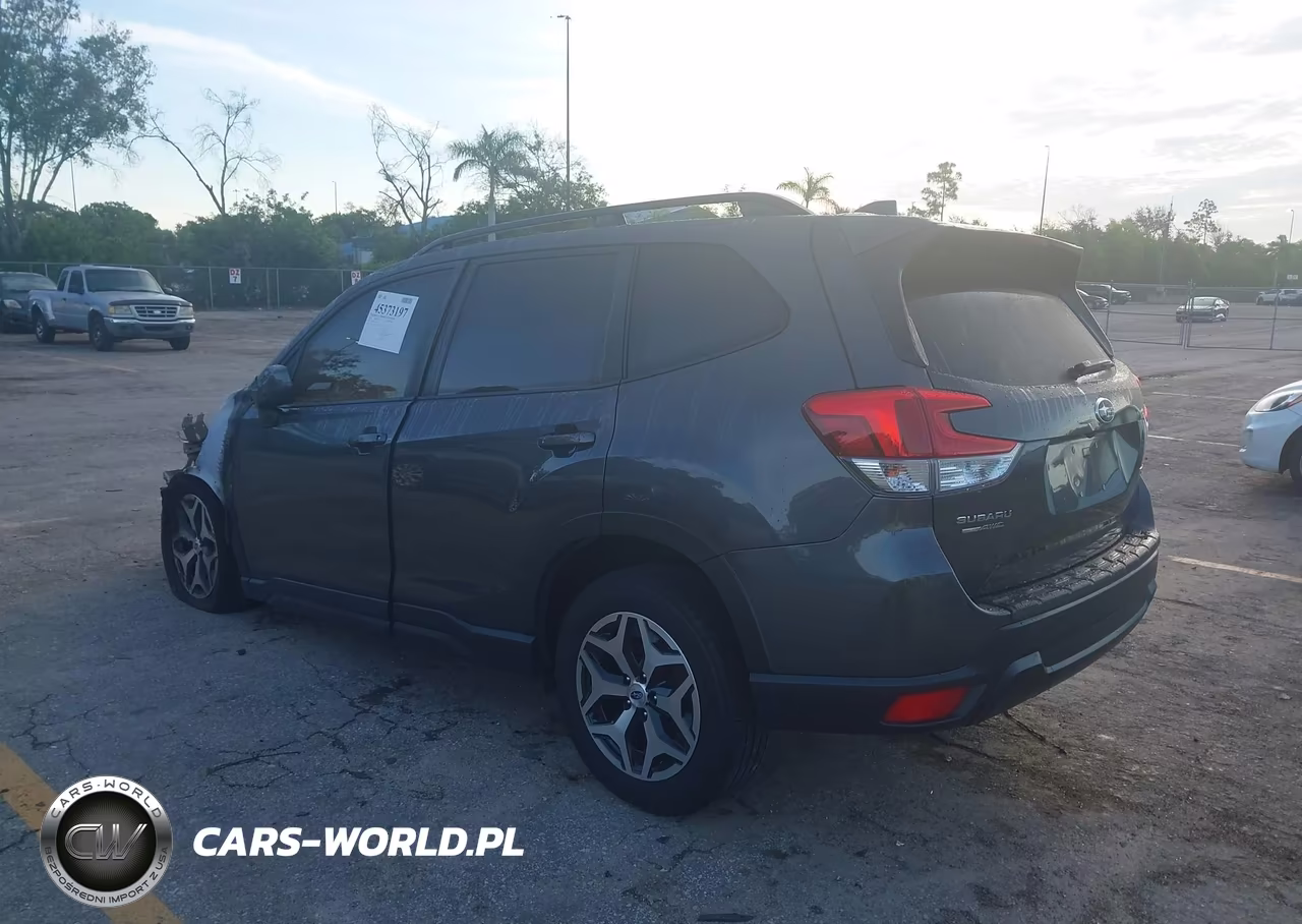 2020 Subaru Forester Premium VIN:JF2SKAJC3LH435037 - 3