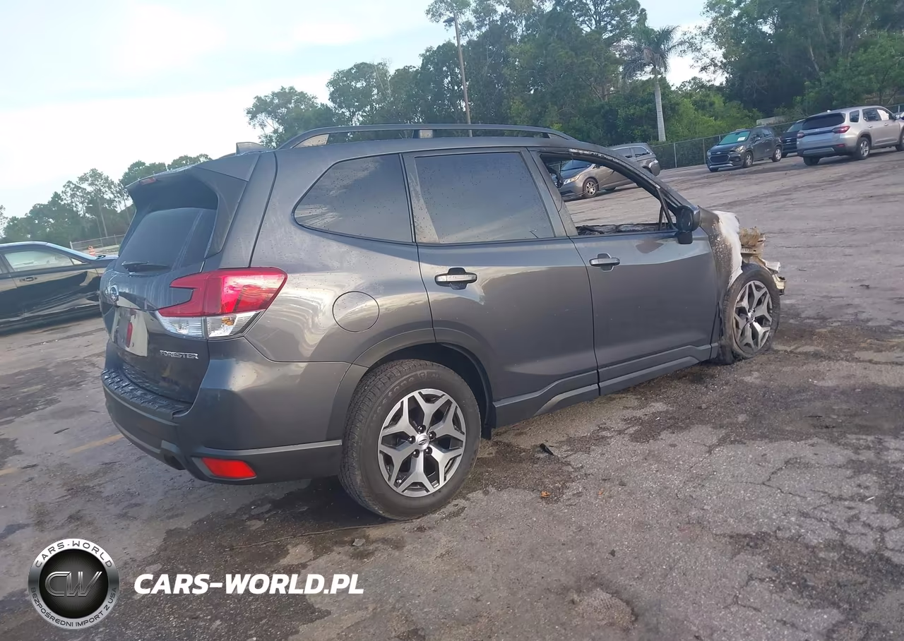 2020 Subaru Forester Premium VIN:JF2SKAJC3LH435037 - 4
