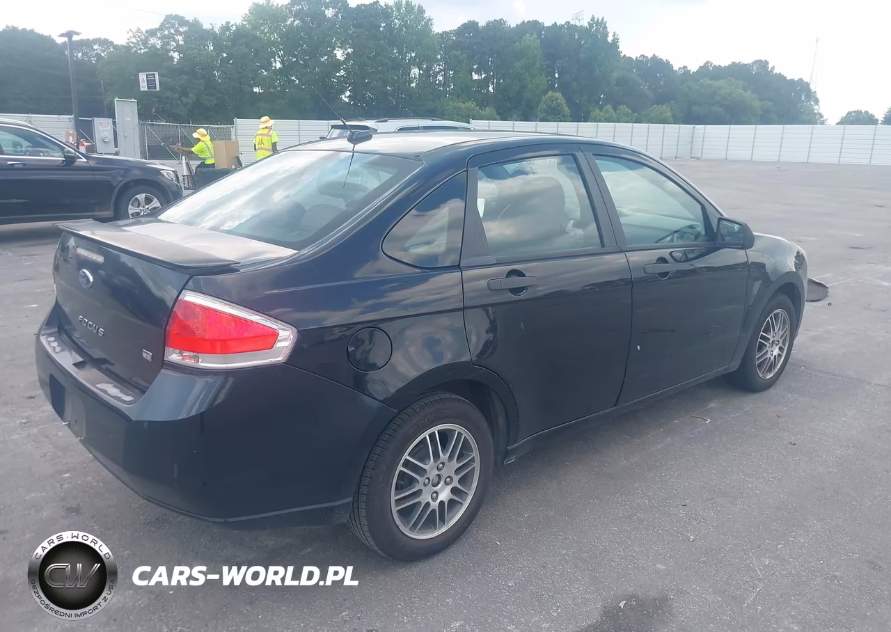 2010 Ford Focus Se VIN:1FAHP3FN3AW198709 - 4