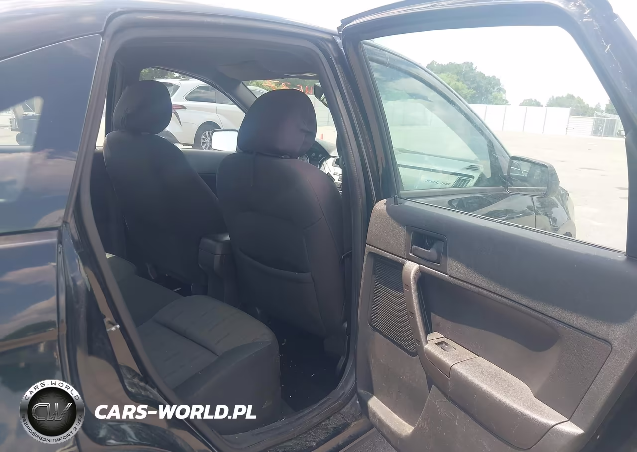 2010 Ford Focus Se VIN:1FAHP3FN3AW198709 - 8