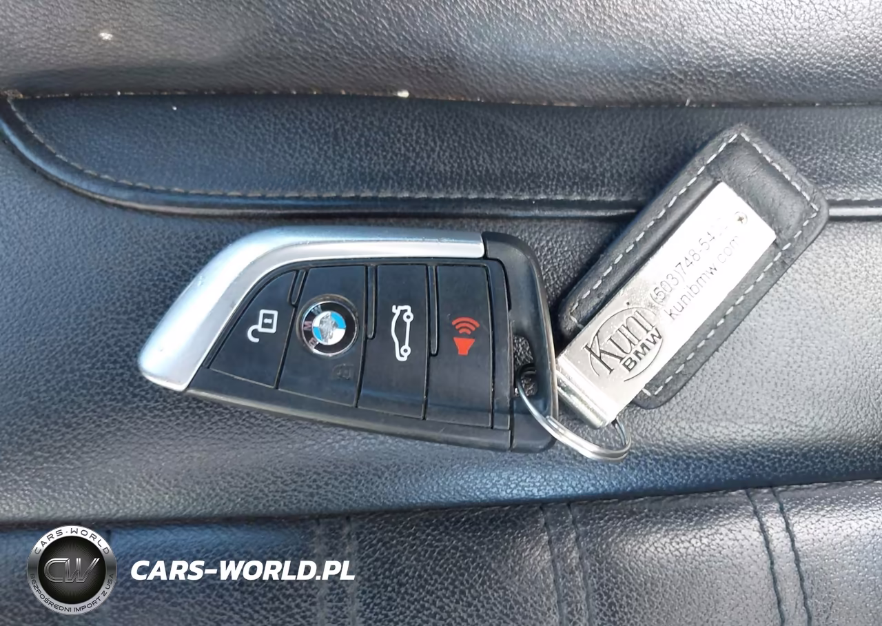 2018 BMW X3 xDrive30I VIN:5UXTR9C54JLD63756 - 11