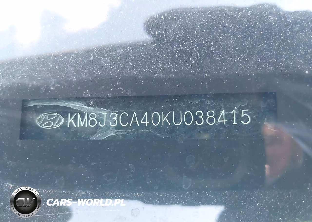 2019 Hyundai Tucson Value VIN:KM8J3CA40KU038415 - 18