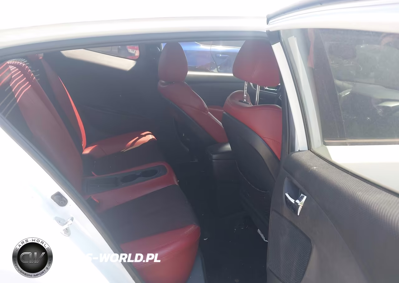 2013 Hyundai Veloster VIN:KMHTC6ADXDU156923 - 8