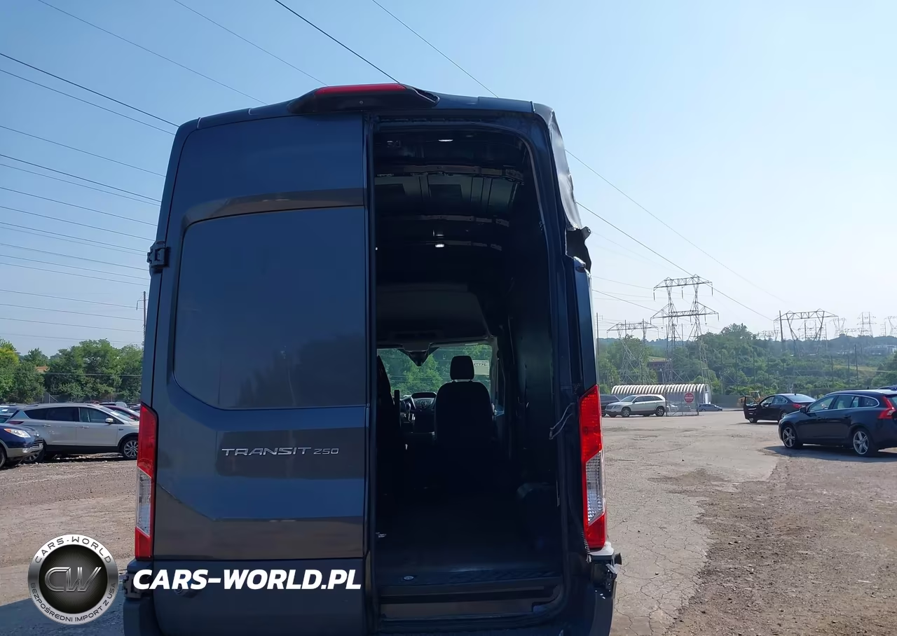 2018 Ford Transit-250 VIN:1FTYR2XM7JKA33791 - 17