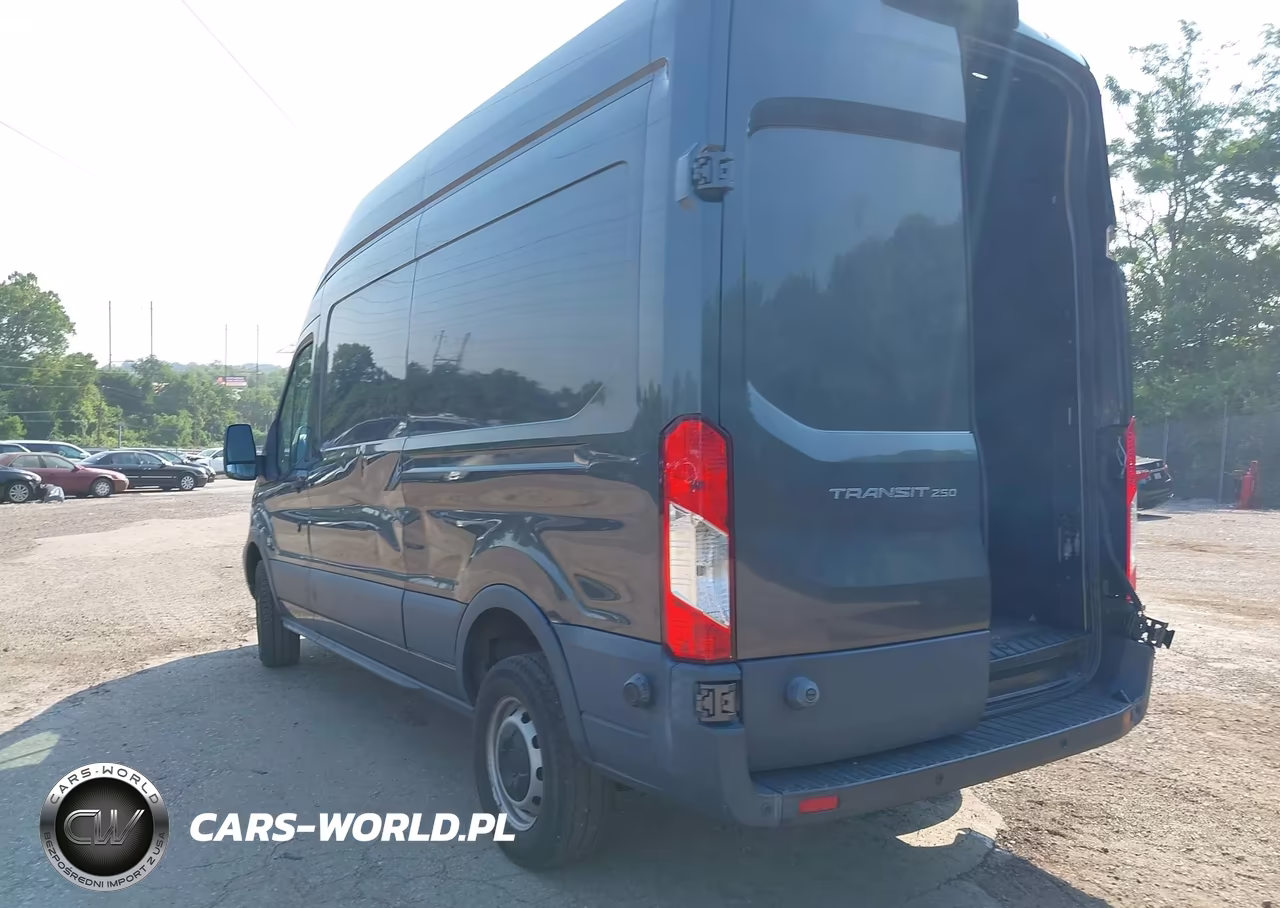 2018 Ford Transit-250 VIN:1FTYR2XM7JKA33791 - 3