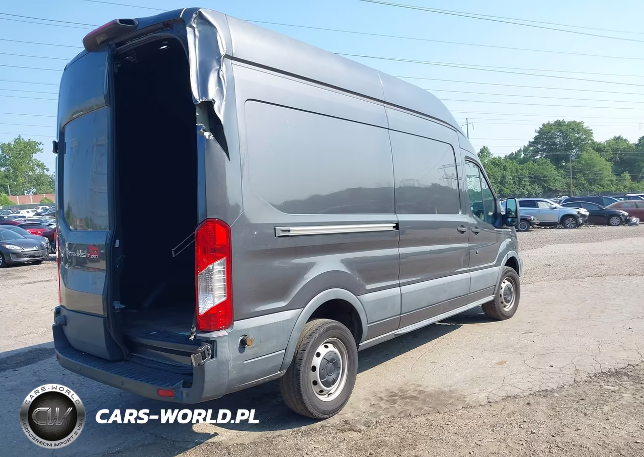2018 Ford Transit-250 VIN:1FTYR2XM7JKA33791 - 4