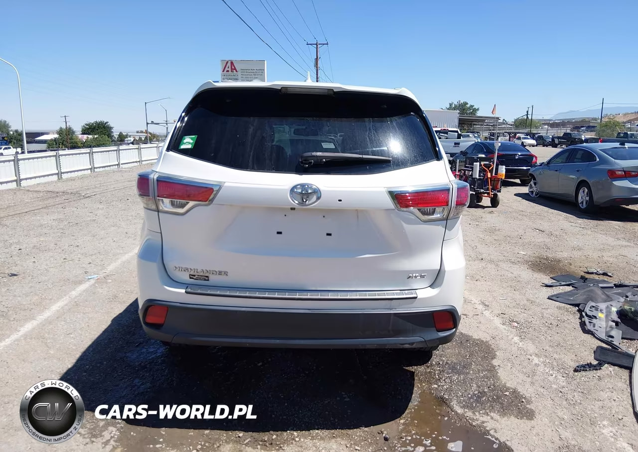 2015 Toyota Highlander Xle V6 VIN:5TDKKRFH6FS085260 - 17