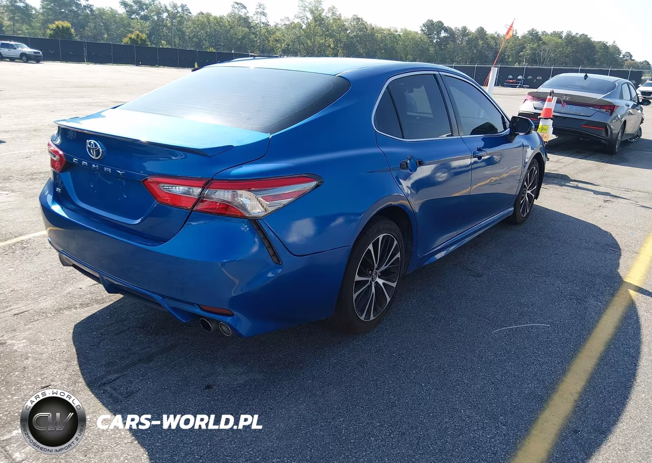 2018 Toyota Camry Se VIN:4T1B11HK1JU129999 - 4