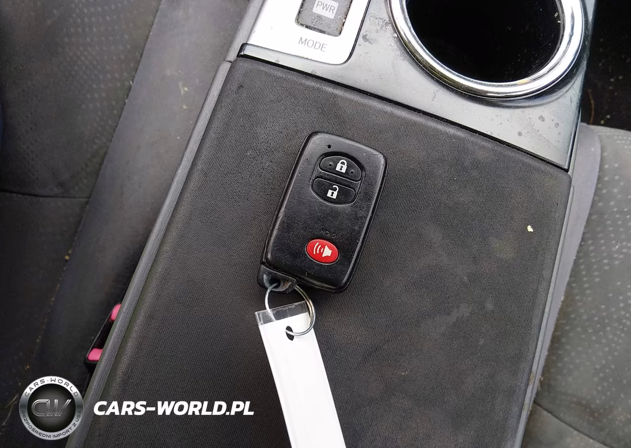 2012 Toyota Prius V Two VIN:JTDZN3EU7C3026121 - 11
