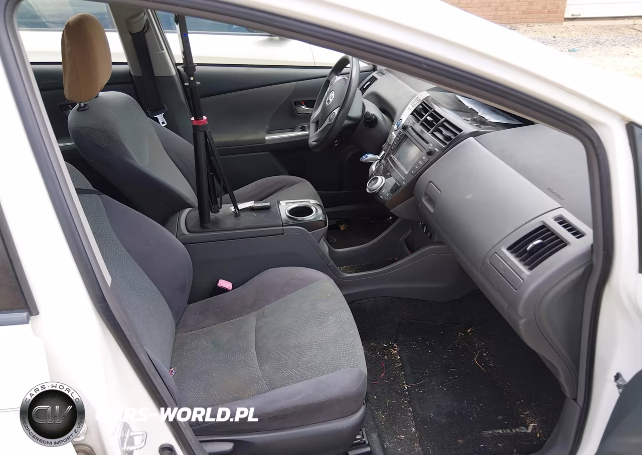 2012 Toyota Prius V Two VIN:JTDZN3EU7C3026121 - 5
