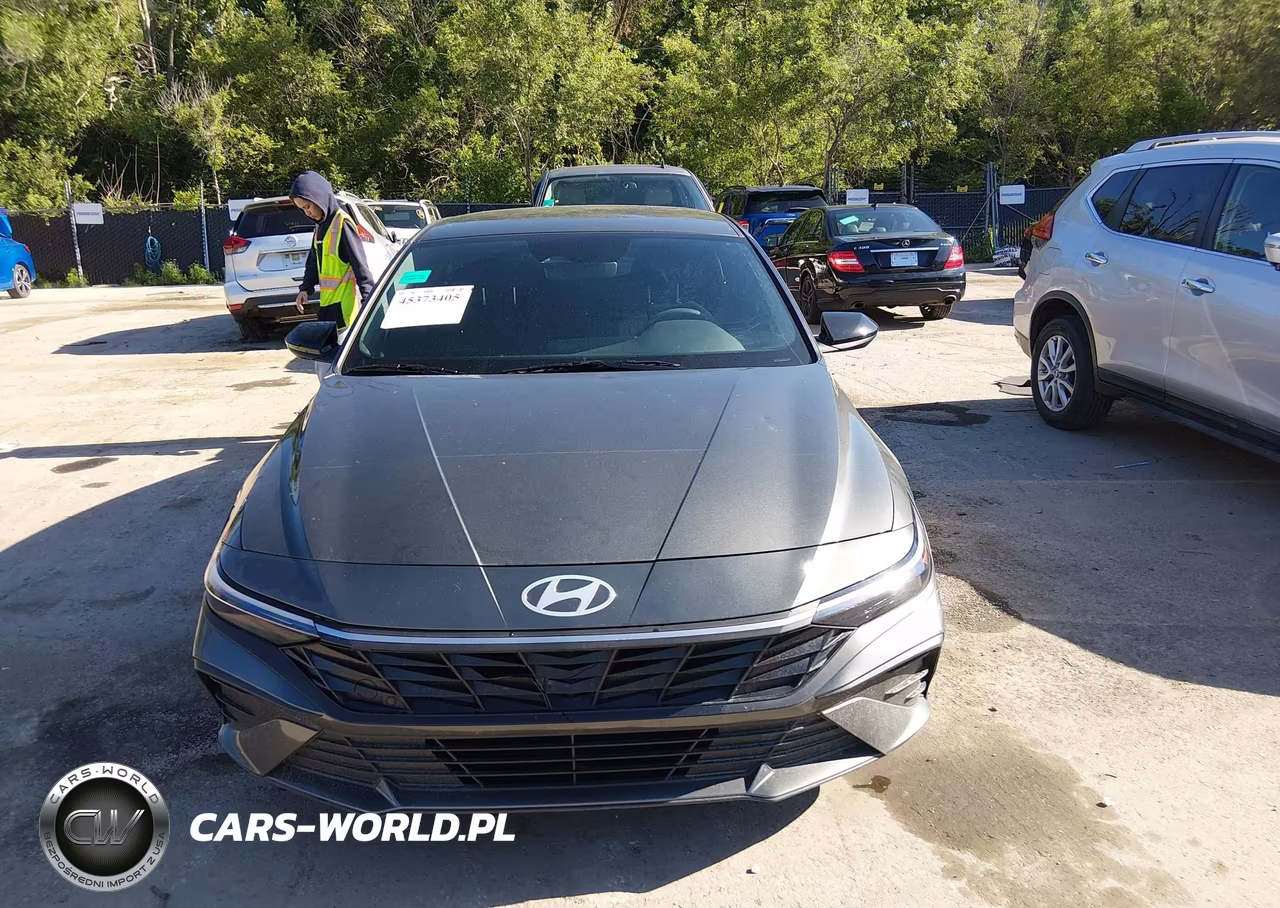 2025 Hyundai Elantra Sel Sport VIN:KMHLM4DG3SU926562 - 12