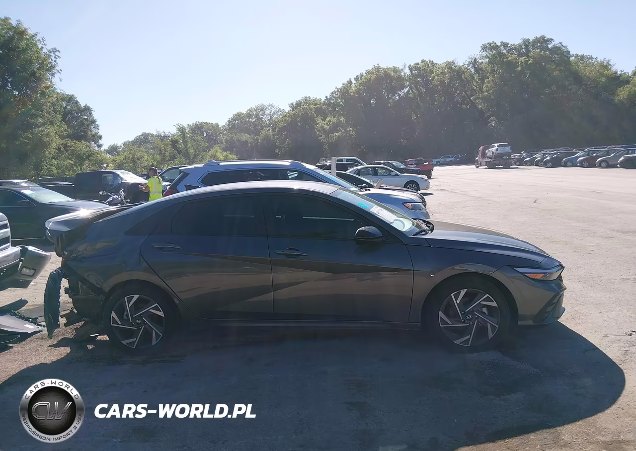 2025 Hyundai Elantra Sel Sport VIN:KMHLM4DG3SU926562 - 13