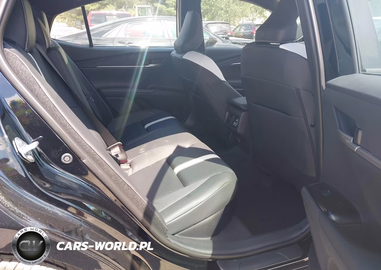 2026 Toyota Camry Se VIN:4T1DAACKXTU746157 - 8