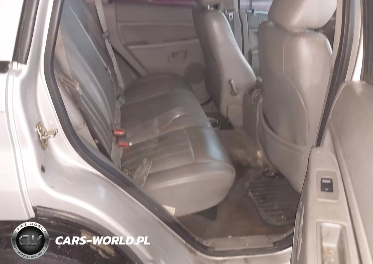 2007 Jeep Grand Cherokee Laredo VIN:1J8GS48KX7C572863 - 8