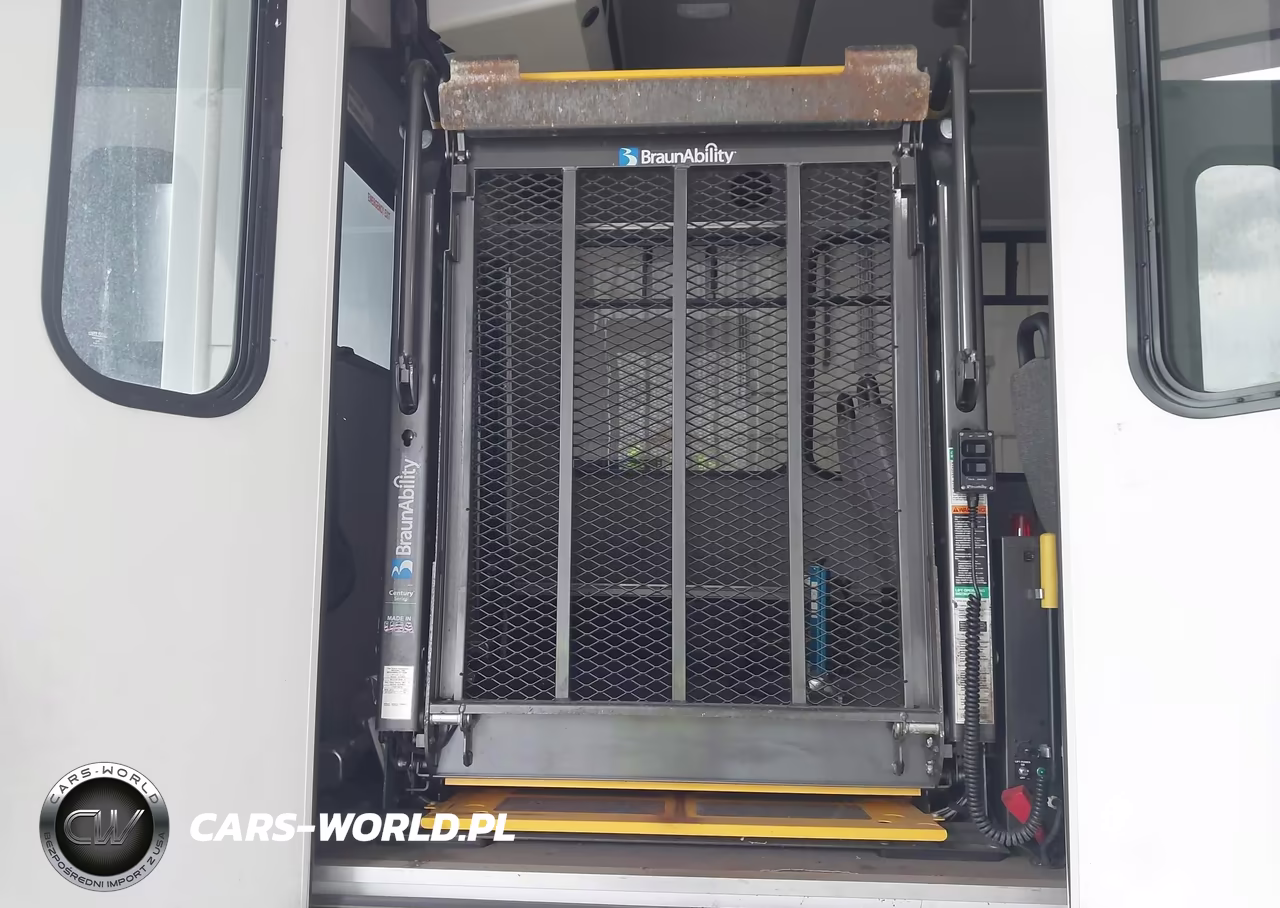 2017 Ford F-450 Chassis Xl VIN:1FDAF4GT1HEE73331 - 8