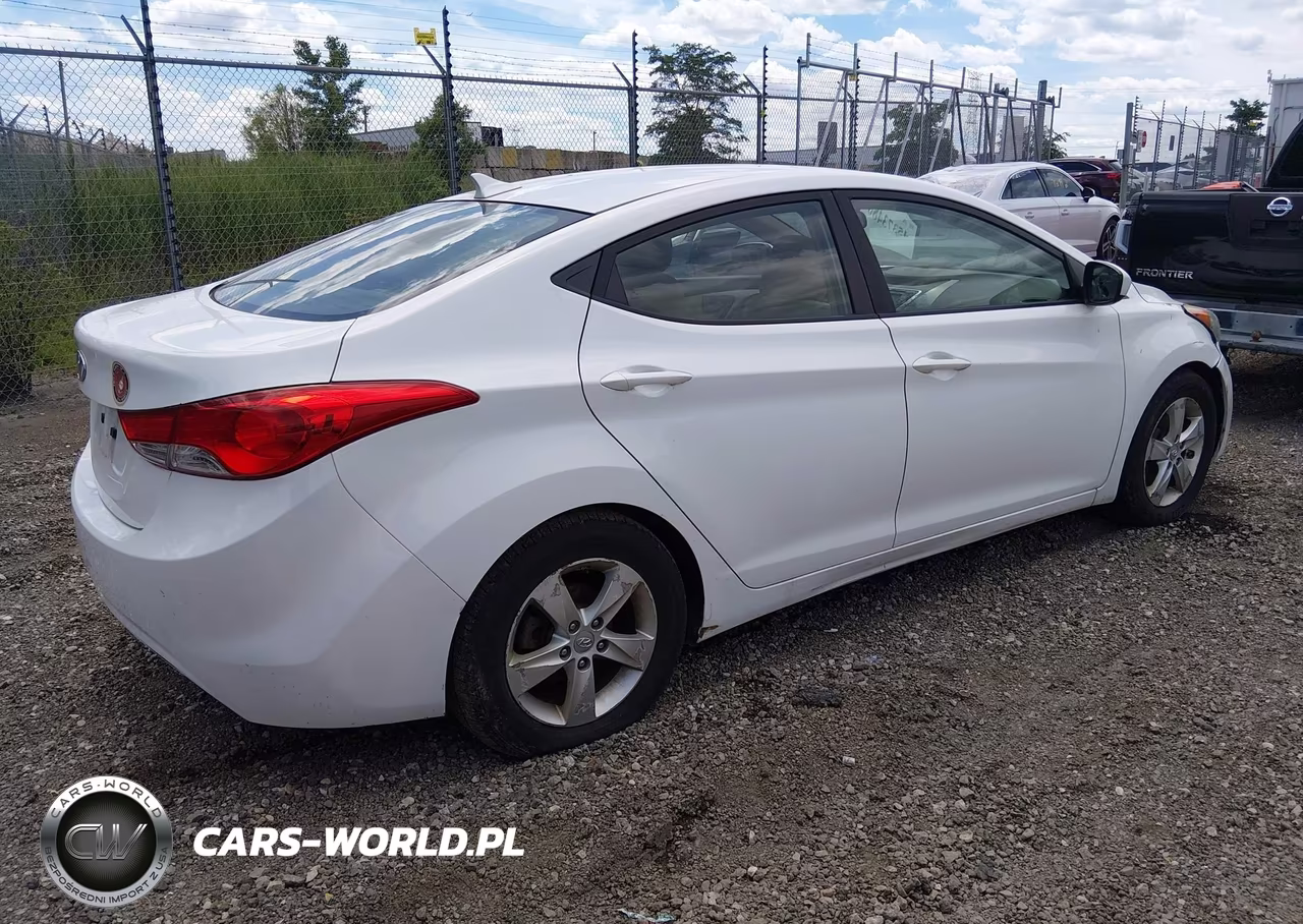 2012 Hyundai Elantra Gls VIN:5NPDH4AE7CH101944 - 4
