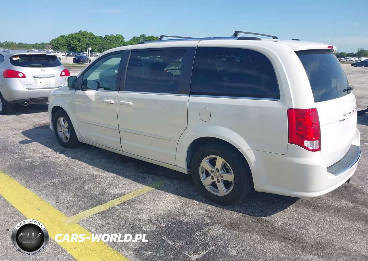 2011 Dodge Grand Caravan Crew VIN:2D4RN5DGXBR678487 - 3