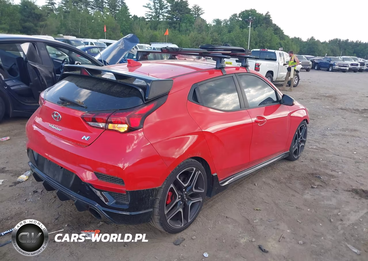 2022 Hyundai Veloster N VIN:KMHT36AH1NU013931 - 4
