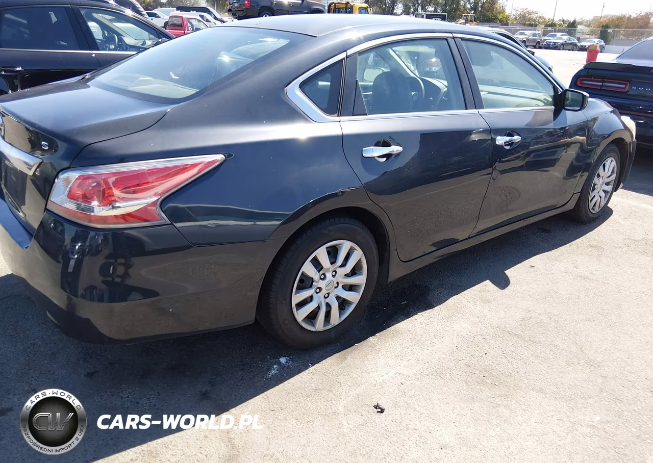 2015 Nissan Altima 2.5 S VIN:1N4AL3AP4FC417465 - 4