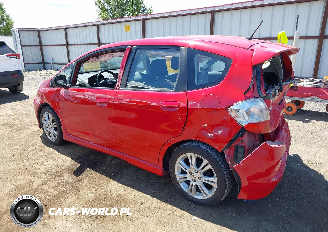 2010 Honda Fit Sport VIN:JHMGE8H40AC004750 - 3