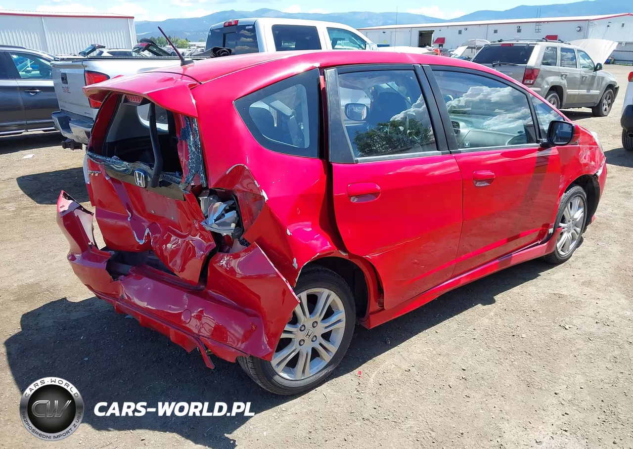 2010 Honda Fit Sport VIN:JHMGE8H40AC004750 - 4