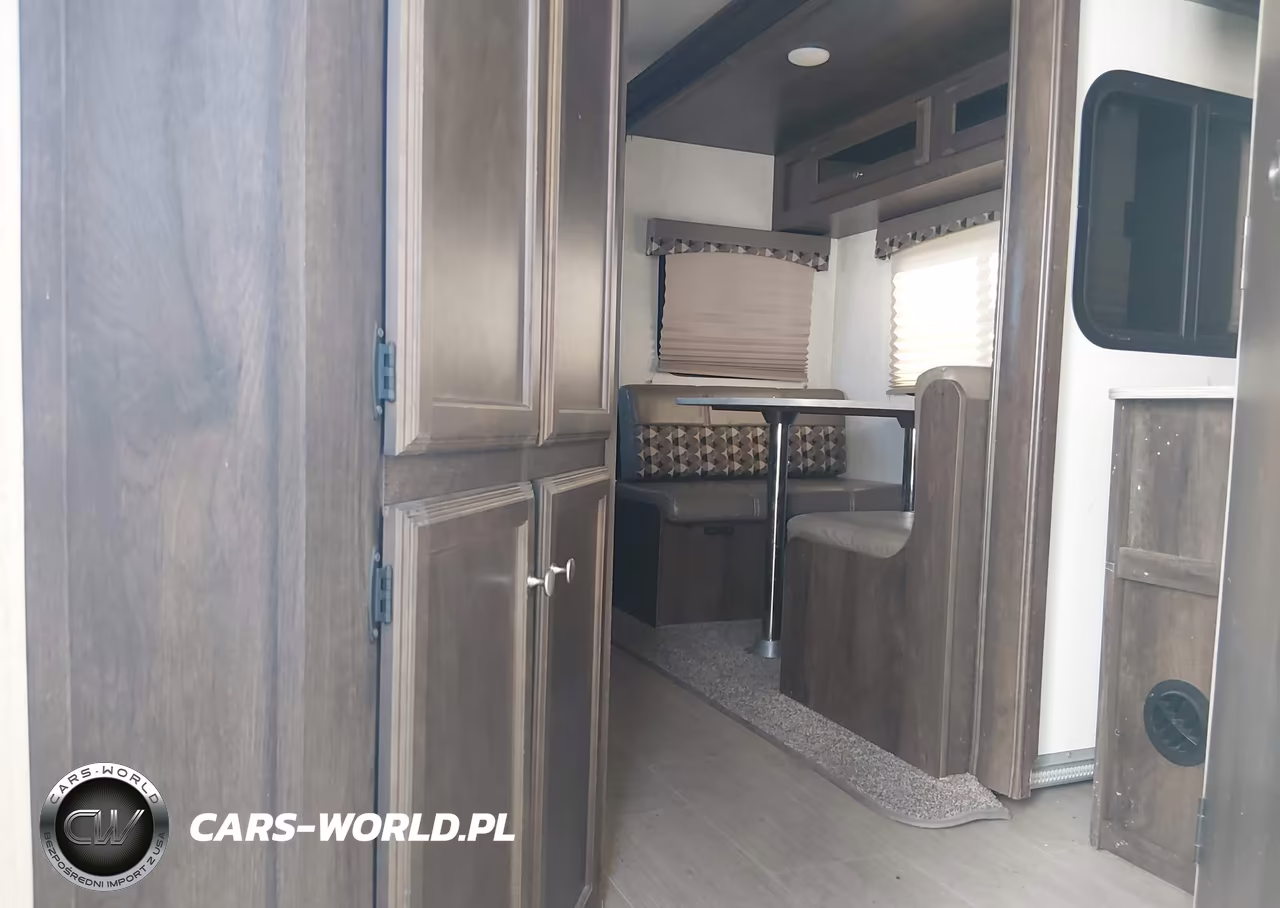 2018 Starcraft Launch Travel Trailer VIN:1SABS0BN0J2UT5371 - 8