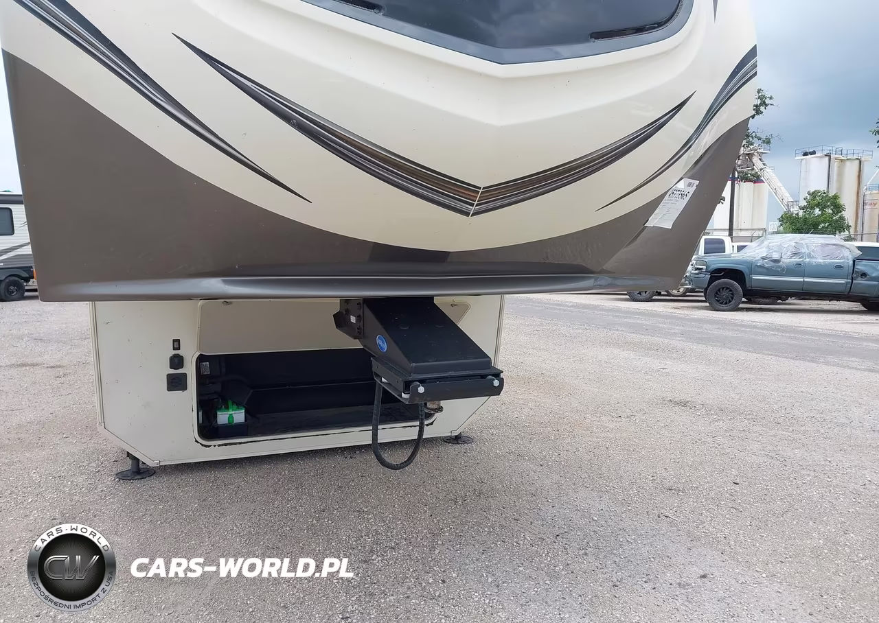 2019 Grand Design Solitude 385Gk-R VIN:573FS422XK9903225 - 7