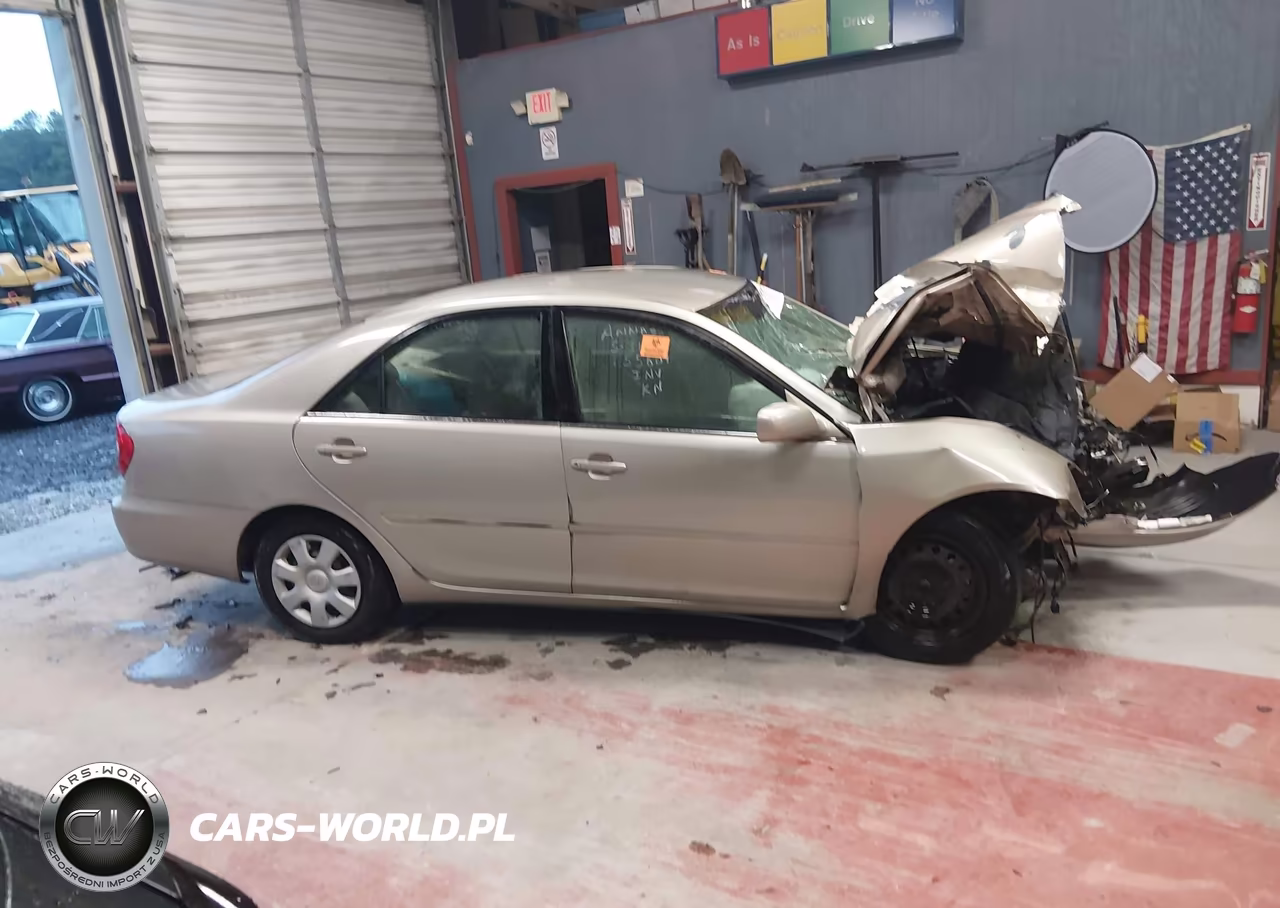 2003 Toyota Camry Le VIN:4T1BE32K23U766699 - 12