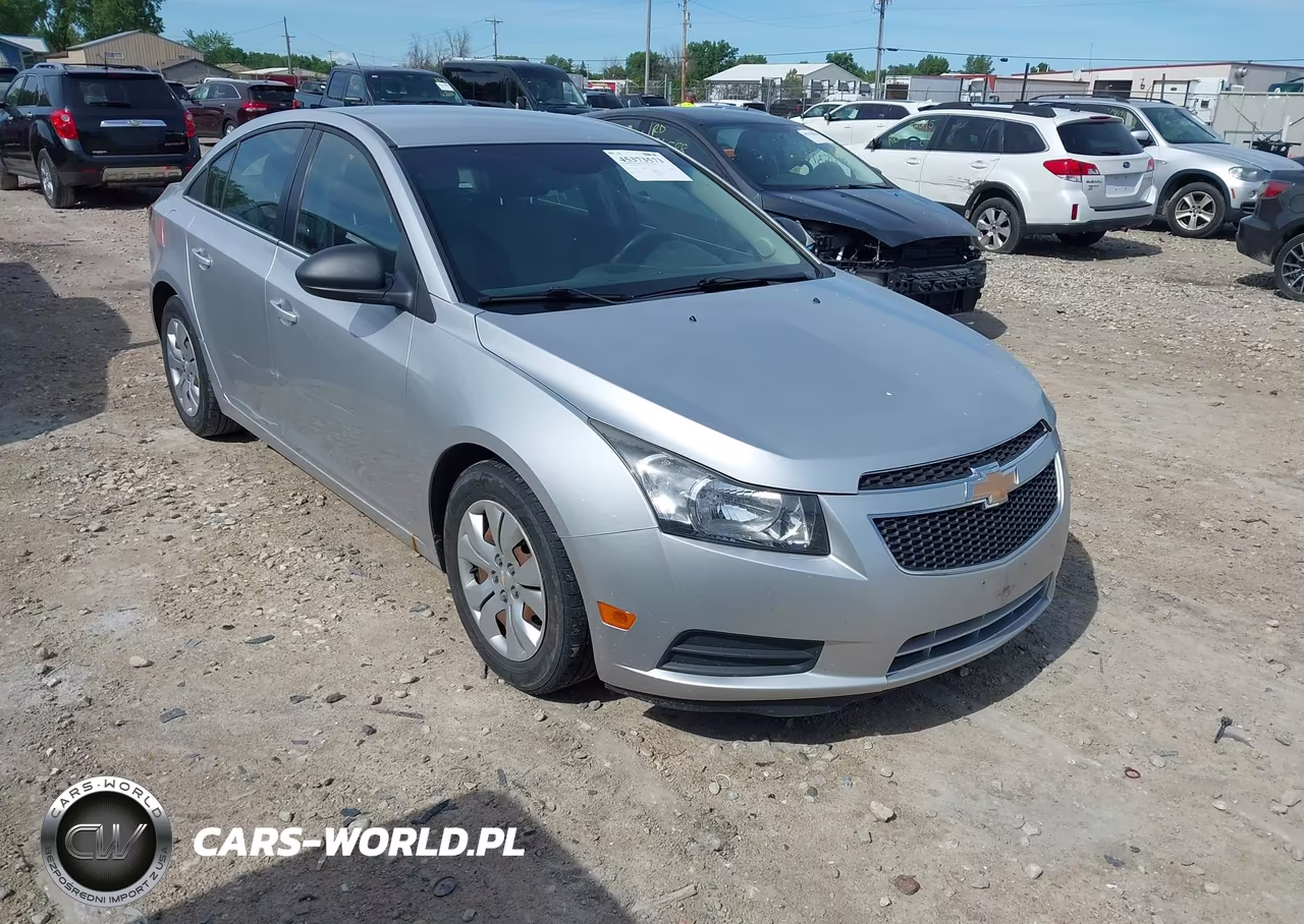 2012 Chevrolet Cruze Ls – zdjęcie 1 z 12