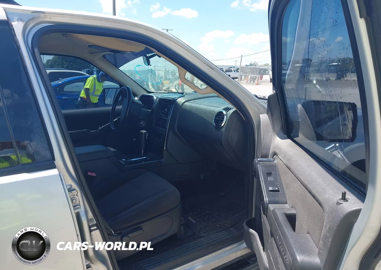 2010 Ford Explorer Xlt VIN:1FMEU7DE6AUA39903 - 5
