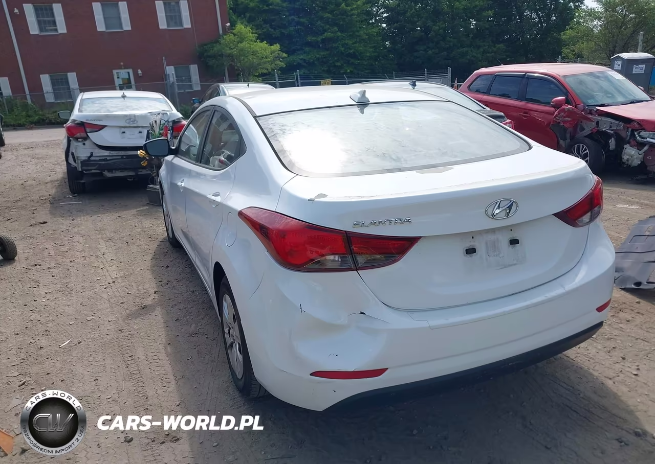 2016 Hyundai Elantra Se VIN:5NPDH4AE4GH765818 - 3