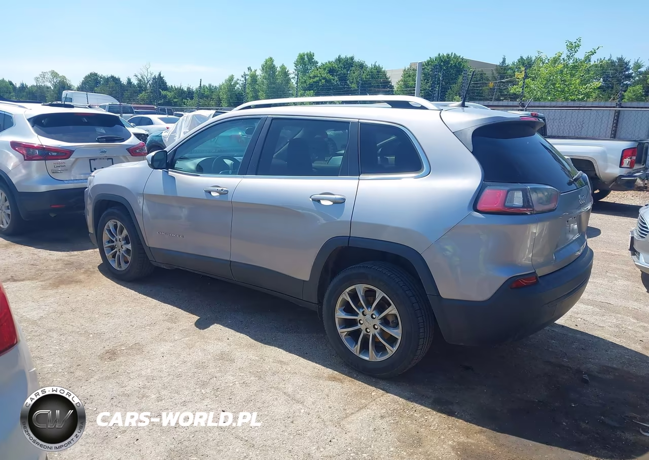 2019 Jeep Cherokee Latitude Plus Fwd VIN:1C4PJLLB0KD226285 - 3