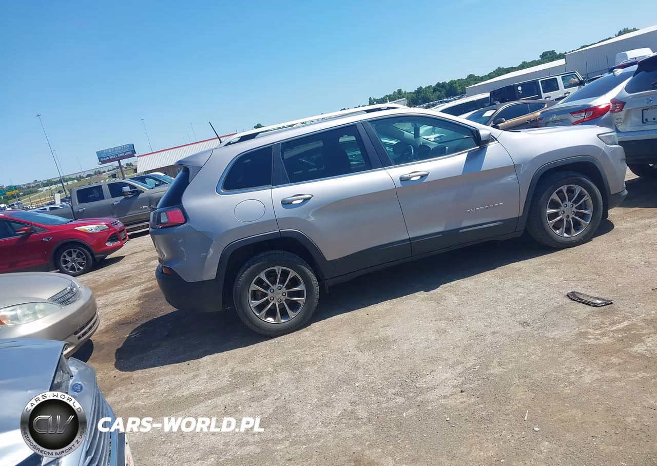 2019 Jeep Cherokee Latitude Plus Fwd VIN:1C4PJLLB0KD226285 - 4