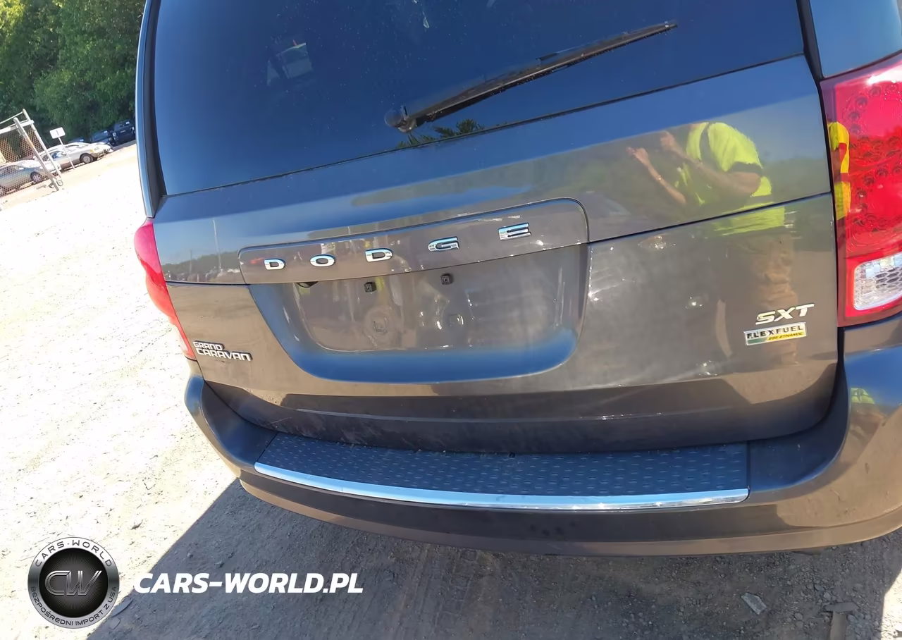 2018 Dodge Grand Caravan Sxt VIN:2C4RDGCG7JR253577 - 16