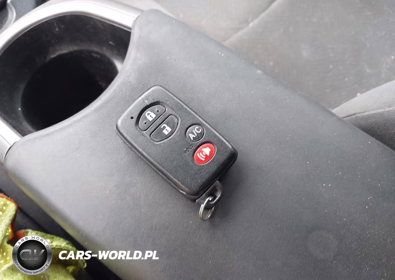 2012 Toyota Prius Plug-In VIN:JTDKN3DP1C3021378 - 11
