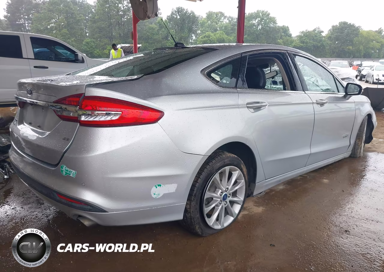 2017 Ford Fusion Energi Se Luxury VIN:3FA6P0PU2HR275420 - 4