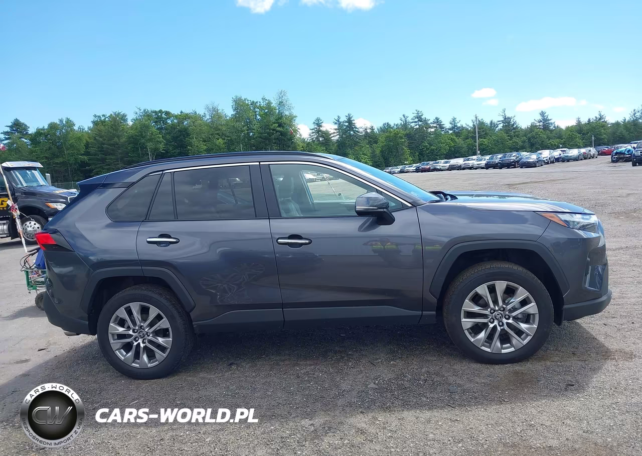 2025 Toyota Rav4 Limited VIN:2T3N1RFV2SC506827 - 13