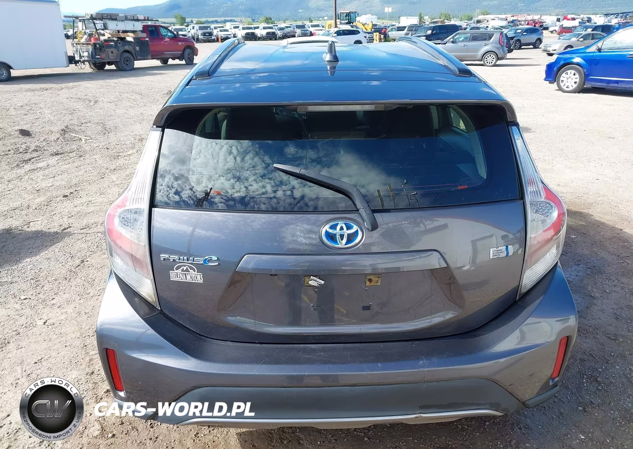 2018 Toyota Prius C Two VIN:JTDKDTB30J1605251 - 16